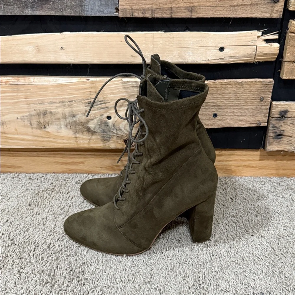 Steve‎ Madden Elley Olive Lace Up Faux Suede Heeled Ankle Boots Size 9.5